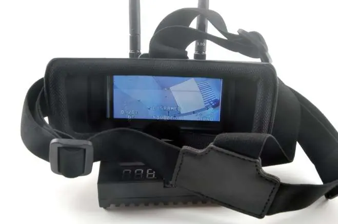 Gogle FPV i podłączanie akumulatora