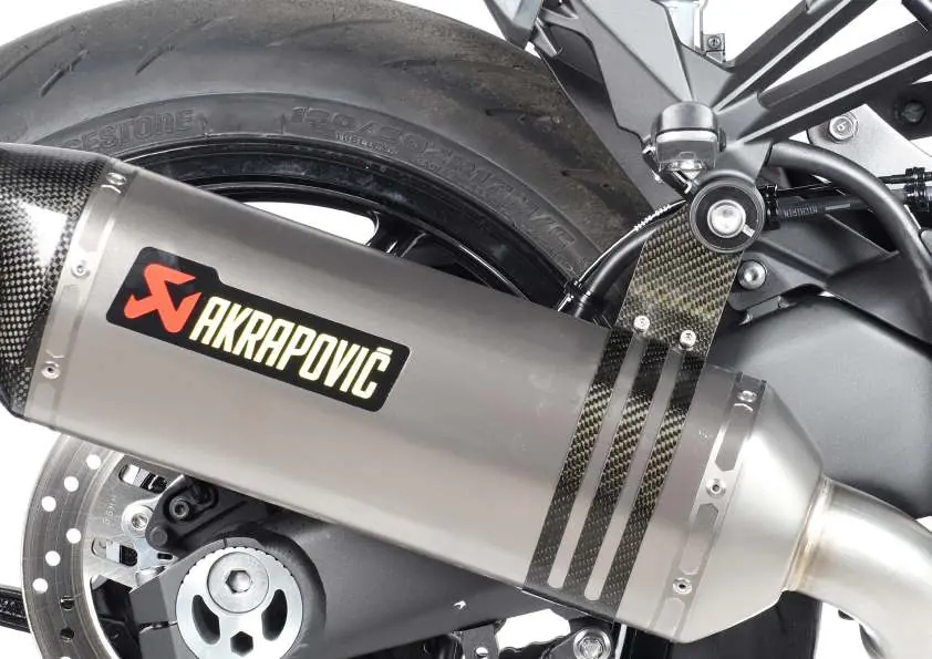 Dokręcanie wspornika tłumika