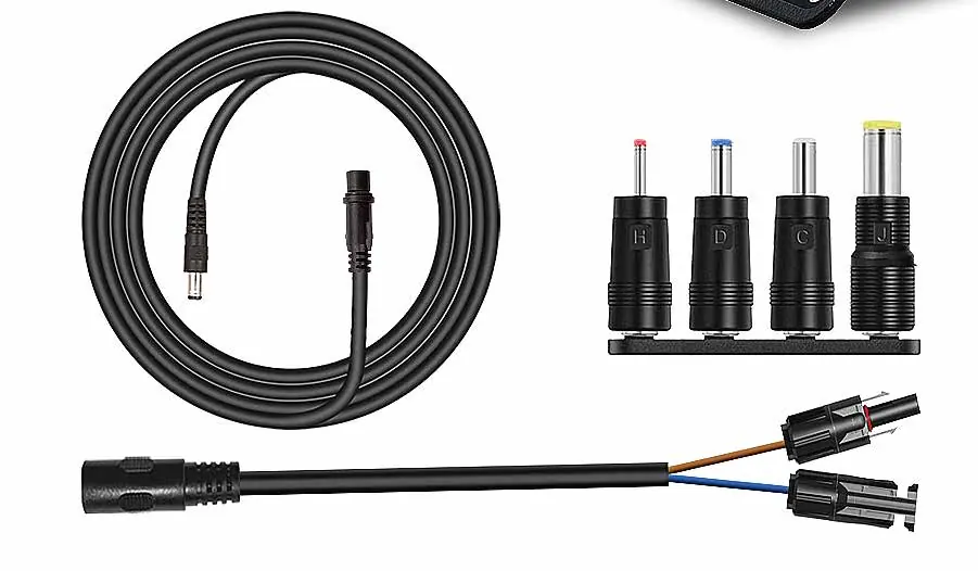 Zestaw adapterów DC oraz kabel przedłużający