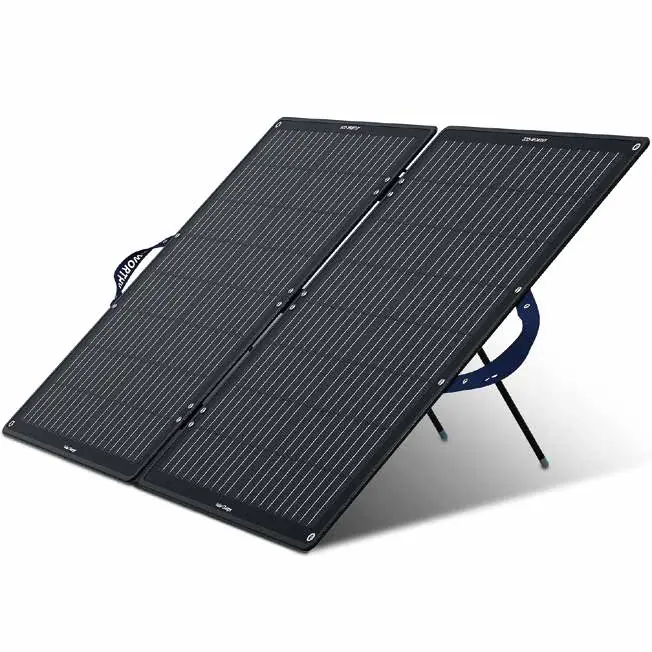 Panel słoneczny z rozłożonymi podpórkami