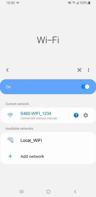 Wybór sieci Wi-Fi w ustawieniach telefonu.