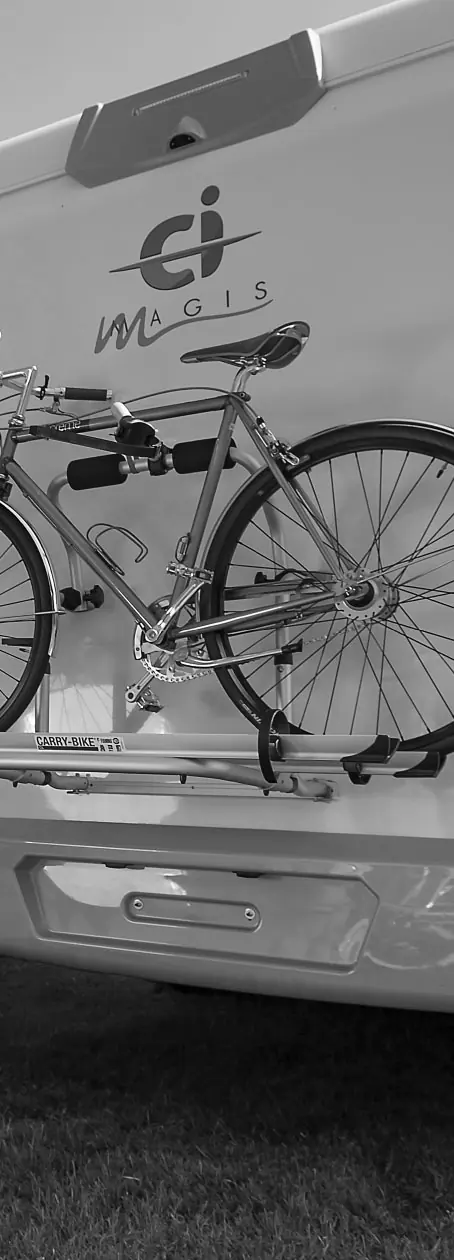 Bagażnik rowerowy Fiamma Carry-Bike CL zamontowany na kamperze