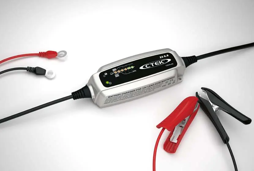 Ładowarka CTEK XS 0.8 z akcesoriami
