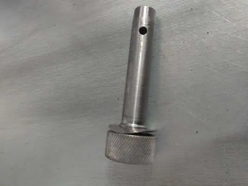 Montaż sworznia typu clevis