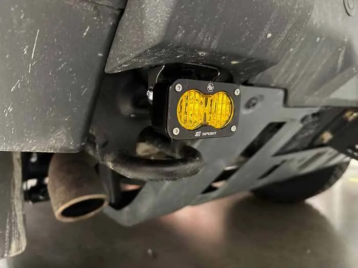 Zainstalowana lampa na wsporniku