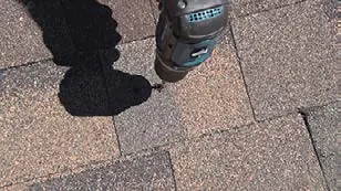 Wiercenie otworu w krokwi